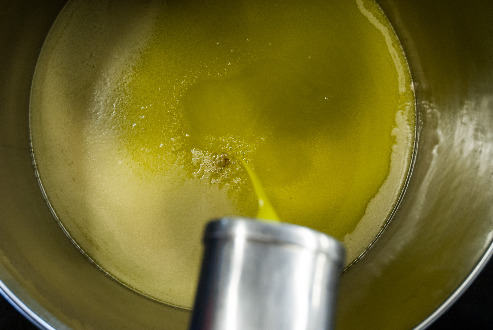 Production d'huile d'olive en cours